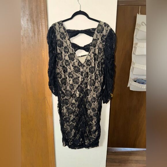 Torrid size 4 slouch dress and puffy sleeves rose tan and black dress - Picture 3 of 4